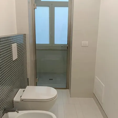 White Stylish 2 Apartamento