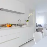 White Stylish 2 Apartman