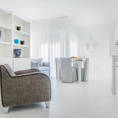 White Stylish 2 * Vico Equense